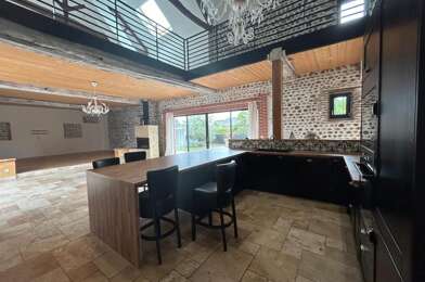 Maison 6 pièces 1800 €