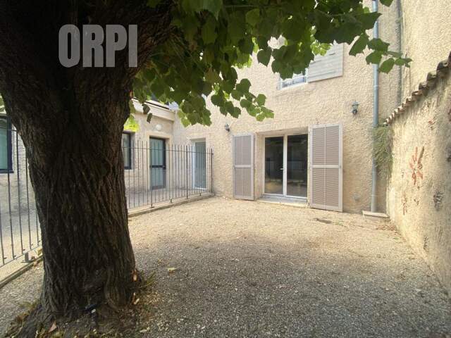 Rare, appartement avec jardinet en ville — photo du bien