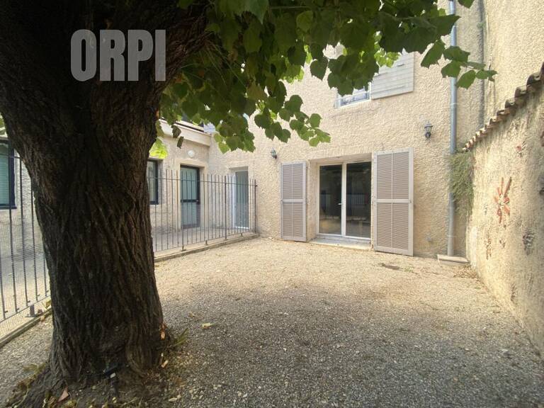 Rare, appartement avec jardinet en ville — photo 1