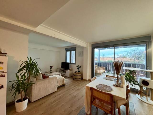 Appartement À Vendre T3 69m2 avec stationnement et cave — photo du bien