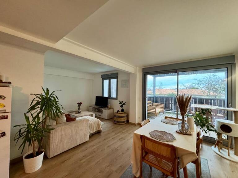 Appartement À Vendre T3 69m2 avec stationnement et cave — photo 1