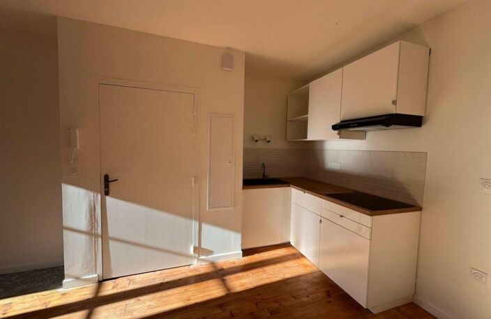 Appartement À Louer T2 bis MENDE — photo 2