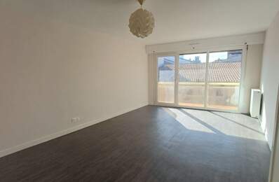 Grand T2 avec balcon - 52 m² - hypercentre de Mont de Marsan — photo du bien