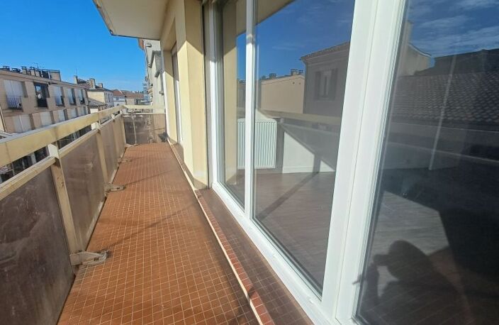 Grand T2 avec balcon - 52 m² - hypercentre de Mont de Marsan — photo 3