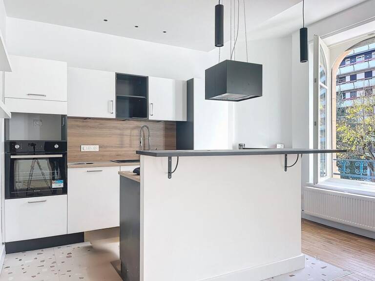 Appartement À Louer — photo 1