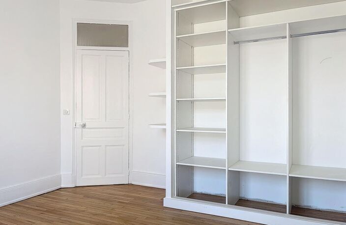 Appartement À Louer — photo 3