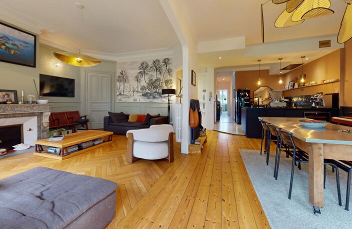 Appartement de standing, face à la garonne et au pont neuf — photo 2