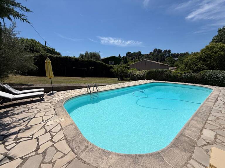 VILLA PROVENCALE RENOVÉE AVEC PISCINE, TERRASSES ET JARDIN — photo 1