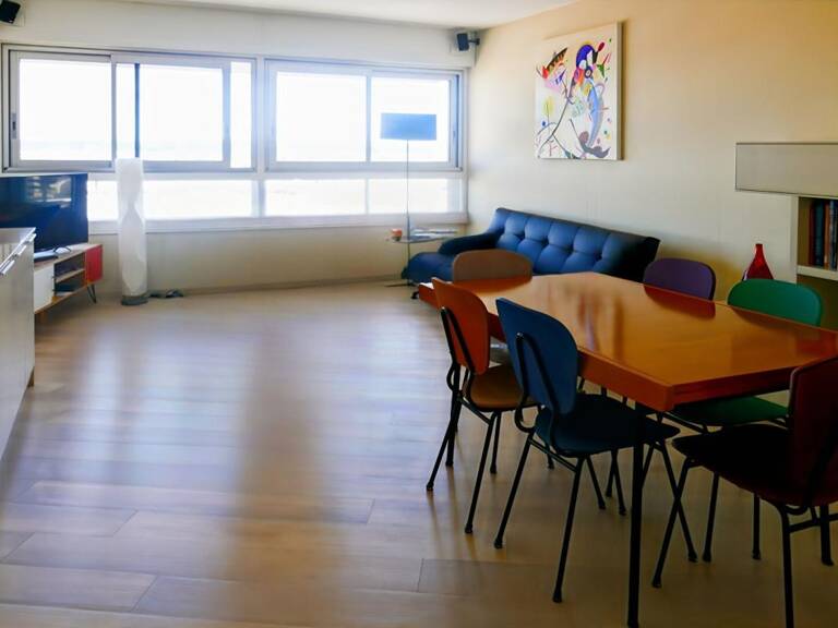 BORDEAUX MERIADECK  Appartement trois chambres dernier étage avec vue dégagée un balcon et cellier — photo 1