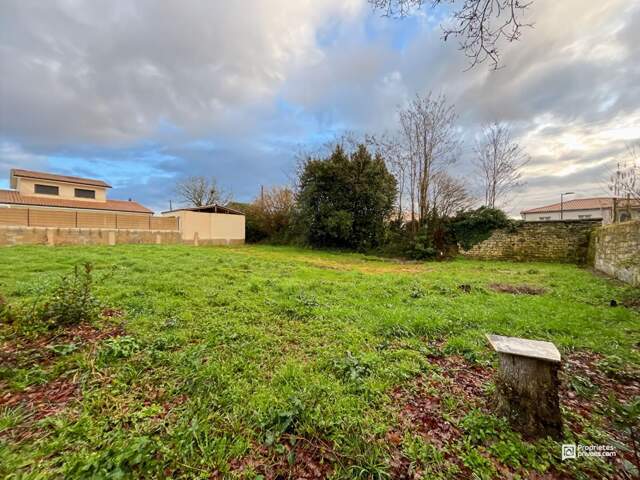 Terrain à bâtir de 921 m² Aubie-et-Espessas proche de Saint-André-de-Cubzac — photo du bien