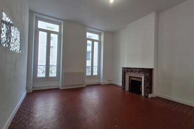 Appartement 3 pièces 828 €