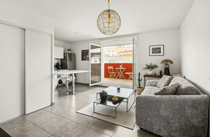 Oullins - Centre: Un appartement T2 de 47m2 avec terrasse et — photo 2