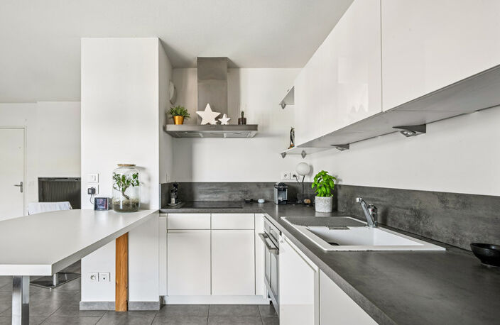 Oullins - Centre: Un appartement T2 de 47m2 avec terrasse et — photo 4