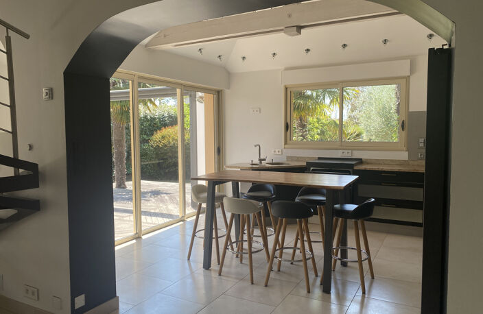 MAISON LUMINEUSE ET CONFORTABLE 140 M2 — photo 2