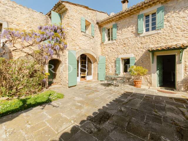 Mas avec piscine à deux pas des plus beaux villages du Luberon — photo du bien