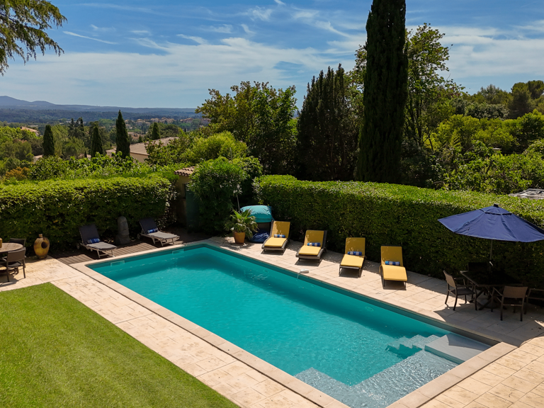 Aix-en-Provence : Maison de Maitre mitoyenne de 185 m2 avec — photo 1