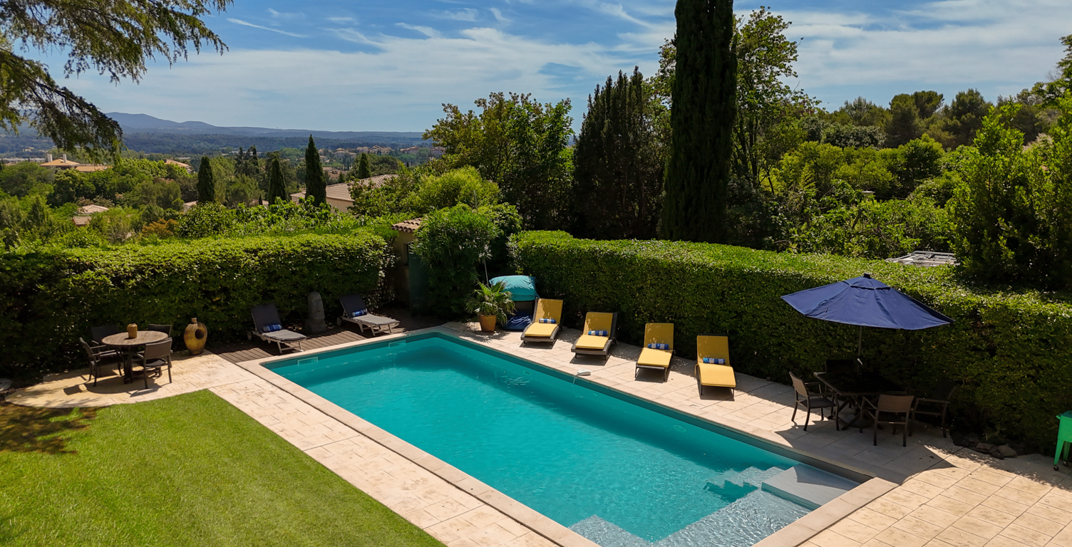 Aix-en-Provence : Maison de Maitre mitoyenne de 185 m2 avec — photo 1