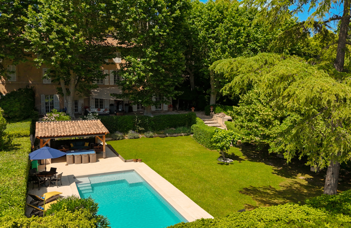 Aix-en-Provence : Maison de Maitre mitoyenne de 185 m2 avec — photo 3