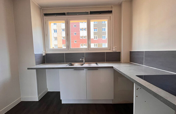 Appartement Petit Couronne 3 pièce(s) 60.82 m2 — photo 2
