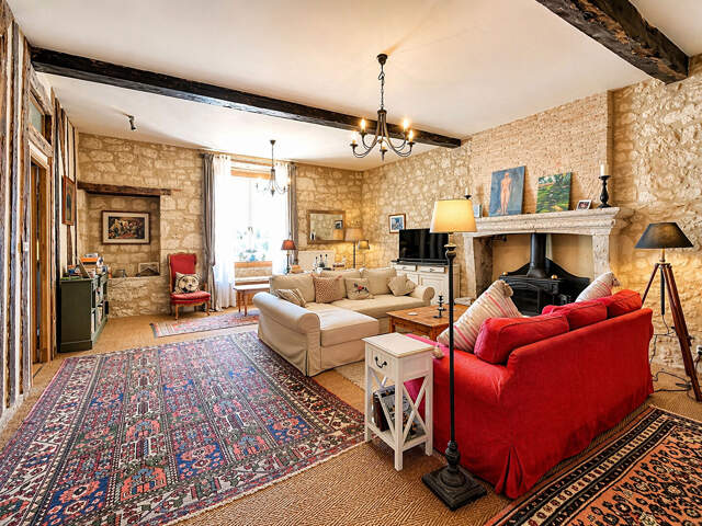 Belle Maison de Village du 14e siècle — photo du bien