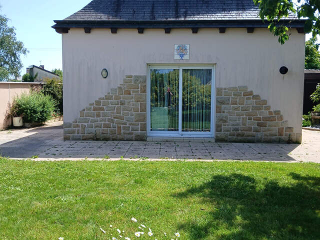 Maison individuelle avec jardin au calme  à 8 kilomètres de — photo du bien
