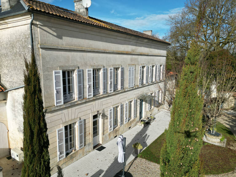 Ancienne demeure viticole d'exception — photo 1