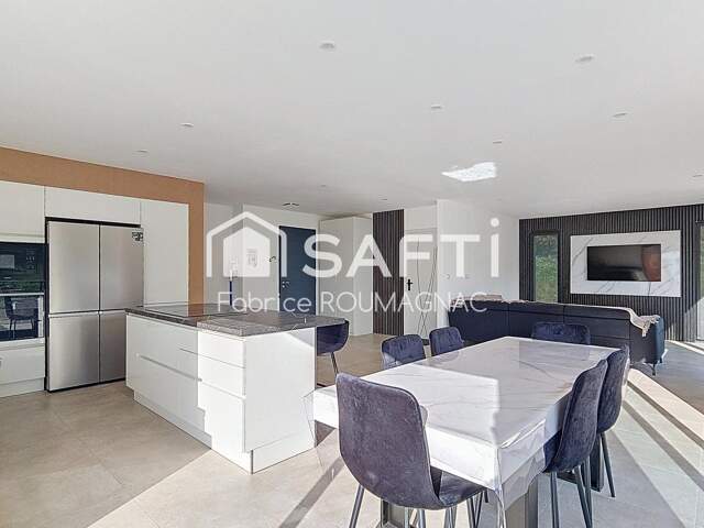 A Lespignan villa de 110 m² avec garage sur une parcelle de 350 m² — photo du bien