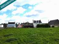 RARE. BEAU TERRAIN CONSTRUCTIBLE AU COEUR DU BOURG. — photo 2