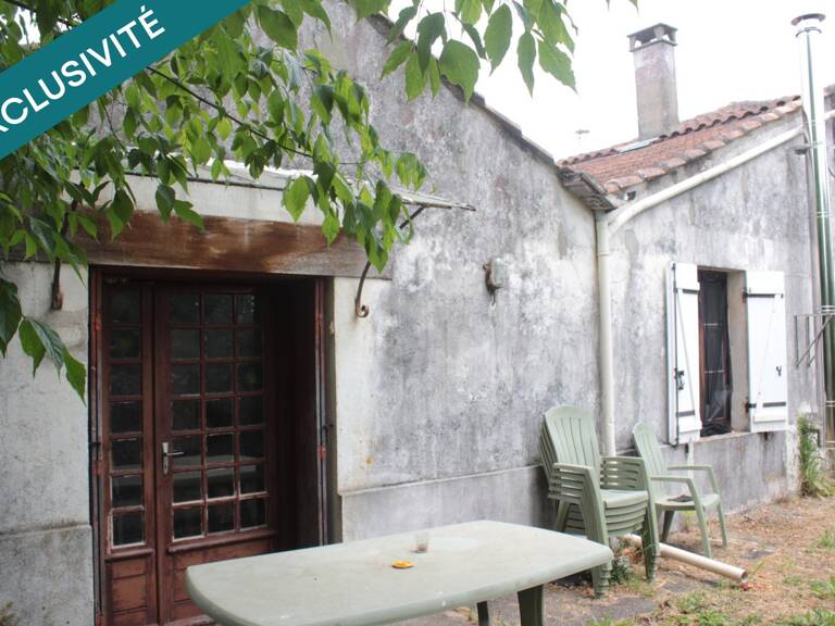 EXCLUSIVITÉ  Maison avec dépendances sur plus de 2 000 m² de terrain — photo 1