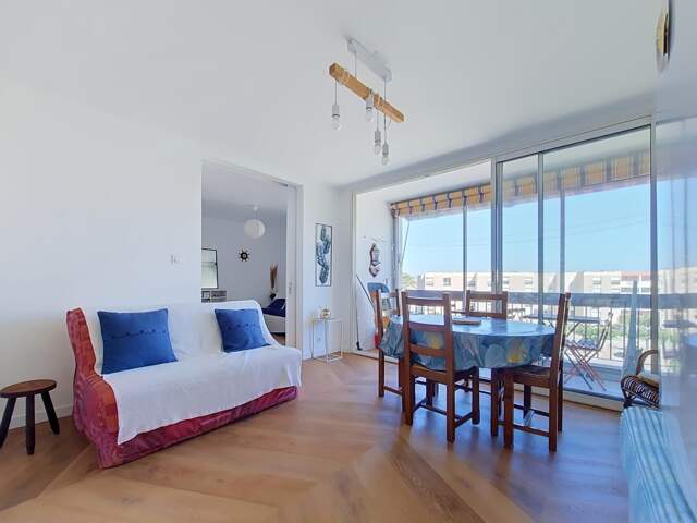 Appartement traversant avec vue mer et parking — photo du bien