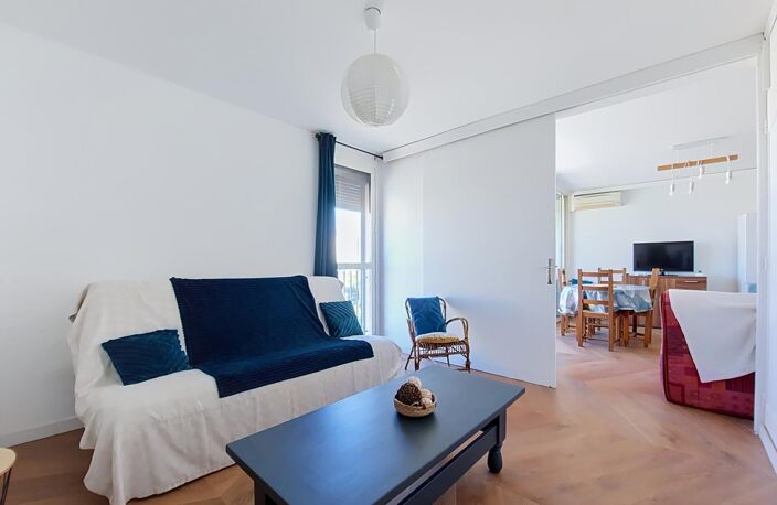 Appartement traversant avec vue mer et parking — photo 2