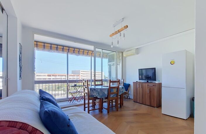 Appartement traversant avec vue mer et parking — photo 3