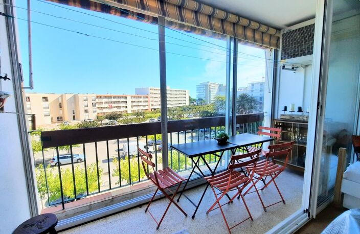 Appartement traversant avec vue mer et parking — photo 4