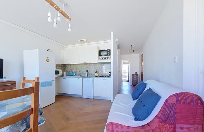 Appartement traversant avec vue mer et parking — photo 5