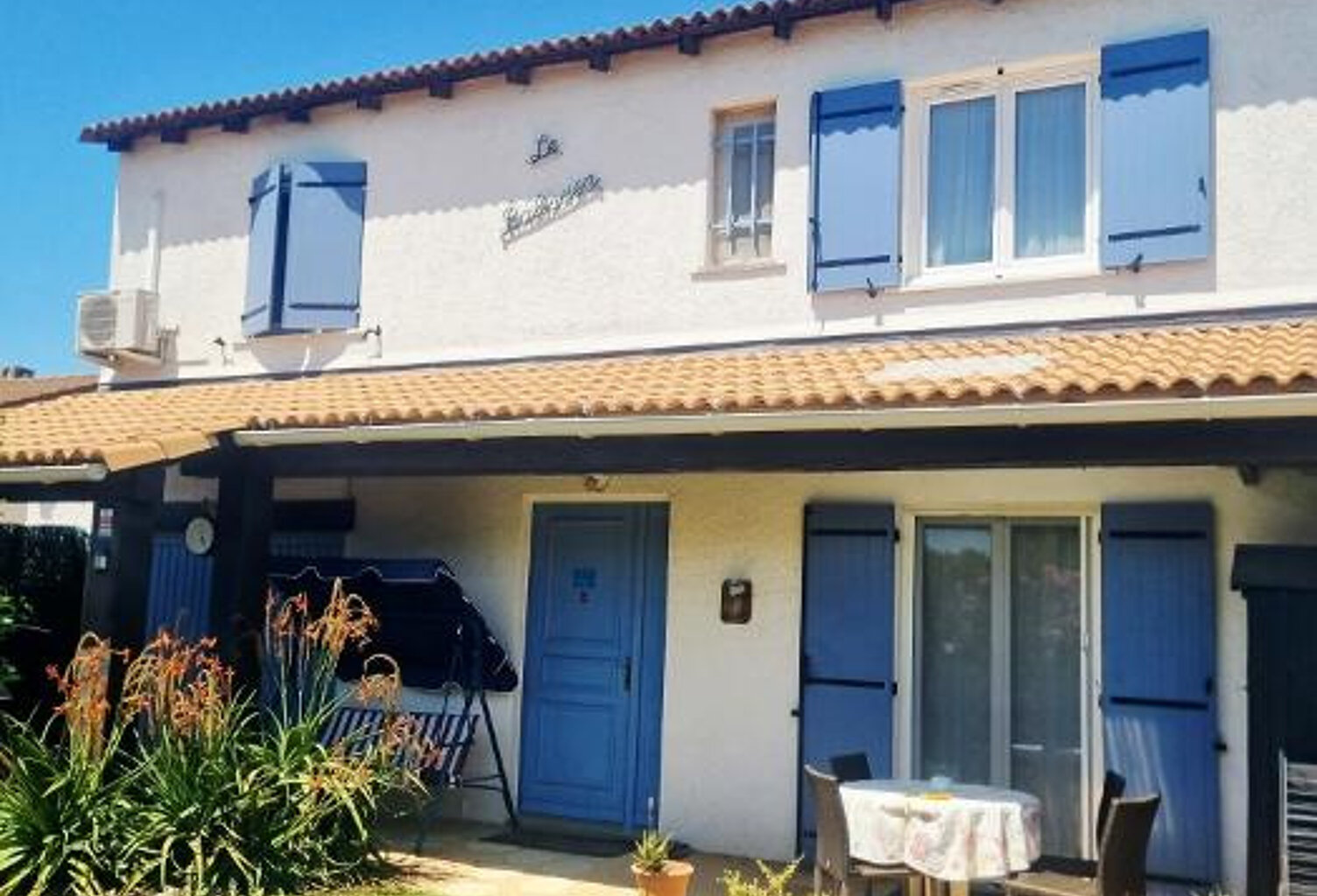 A voir Le Muy en impasse jolie maison F5 de 126m terrasse ga — photo 1