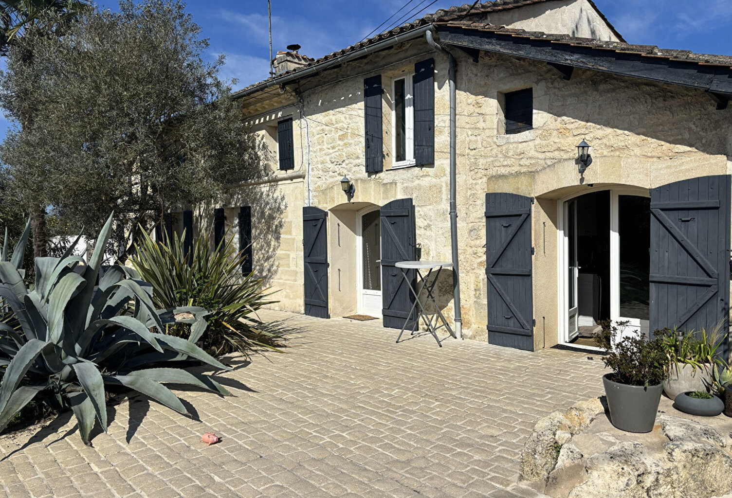 Maison Prignac Et Marcamps 9 pièce(s) 200 m2 — photo 1