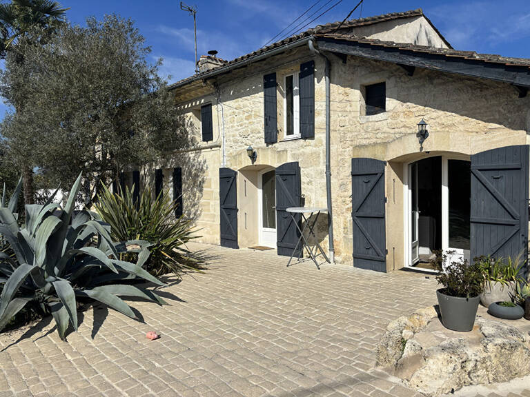 Maison Prignac Et Marcamps 9 pièce(s) 200 m2 — photo 1