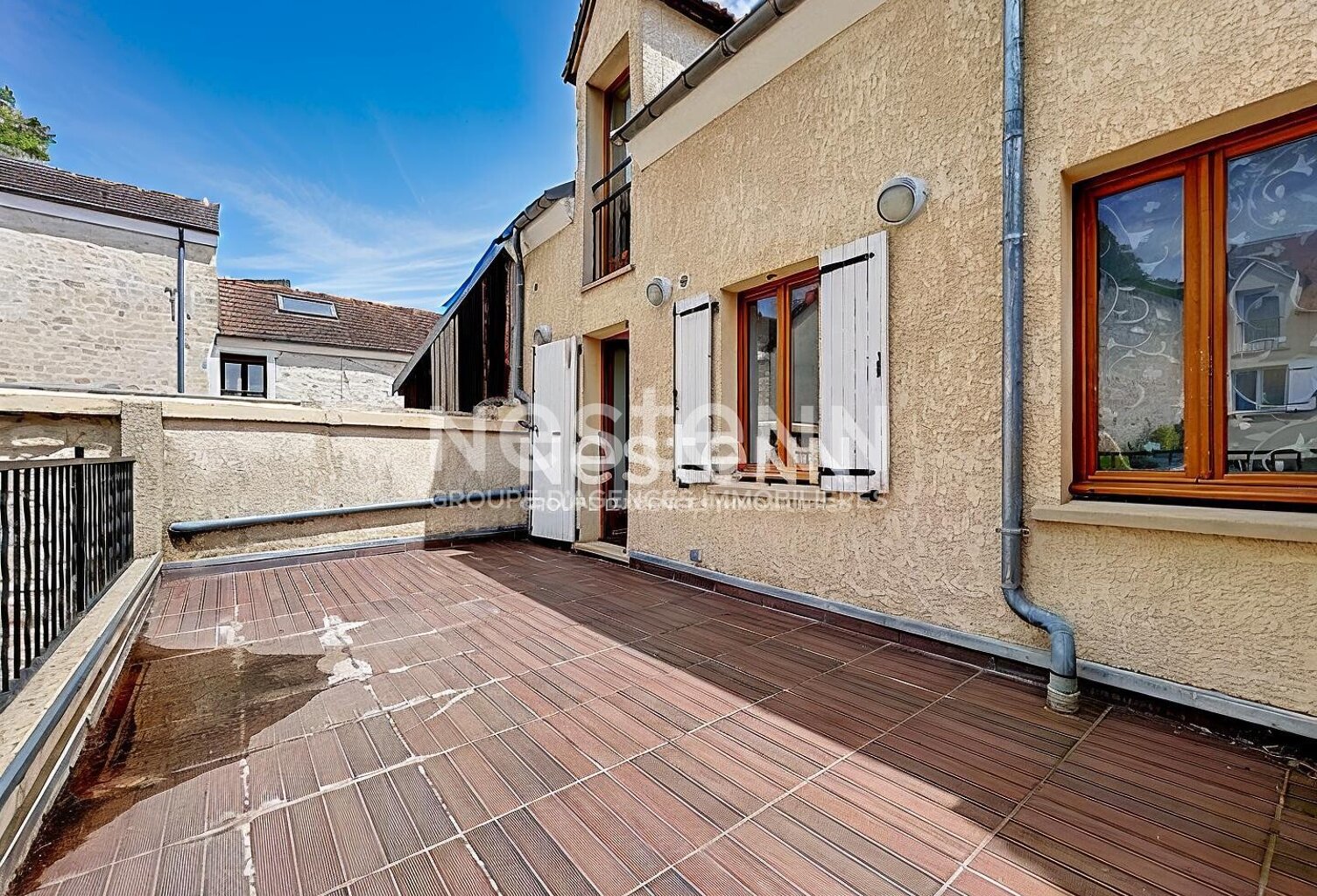 Appartement à vendre Champagne-sur-Oise - 31.80m², 2 pièces avec terrasse et stationnement — photo 1