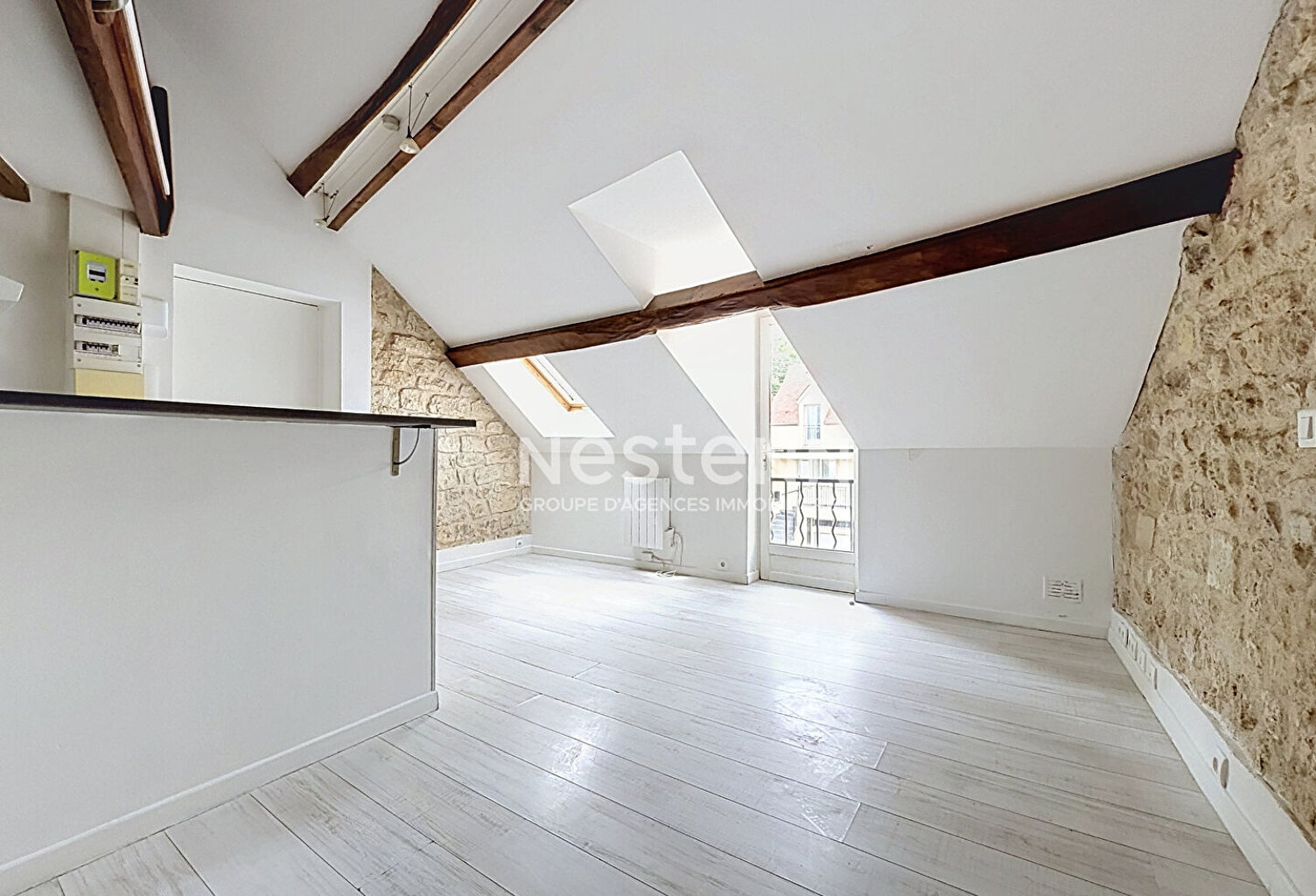 Appartement à vendre Champagne-sur-Oise - 25m², 2 pièces avec stationnement — photo 1