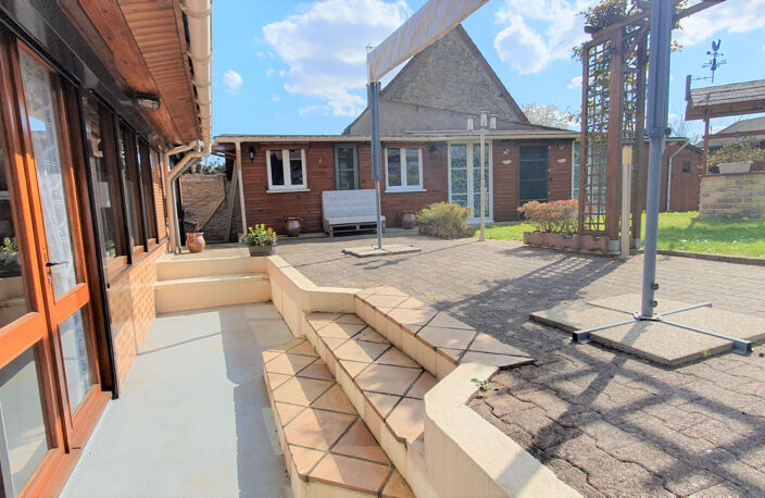 Belle maison familiale de 160 m² avec dépendances sur 1 334 m² de terrain à Sainte-Colombe-des-Bois — photo 2