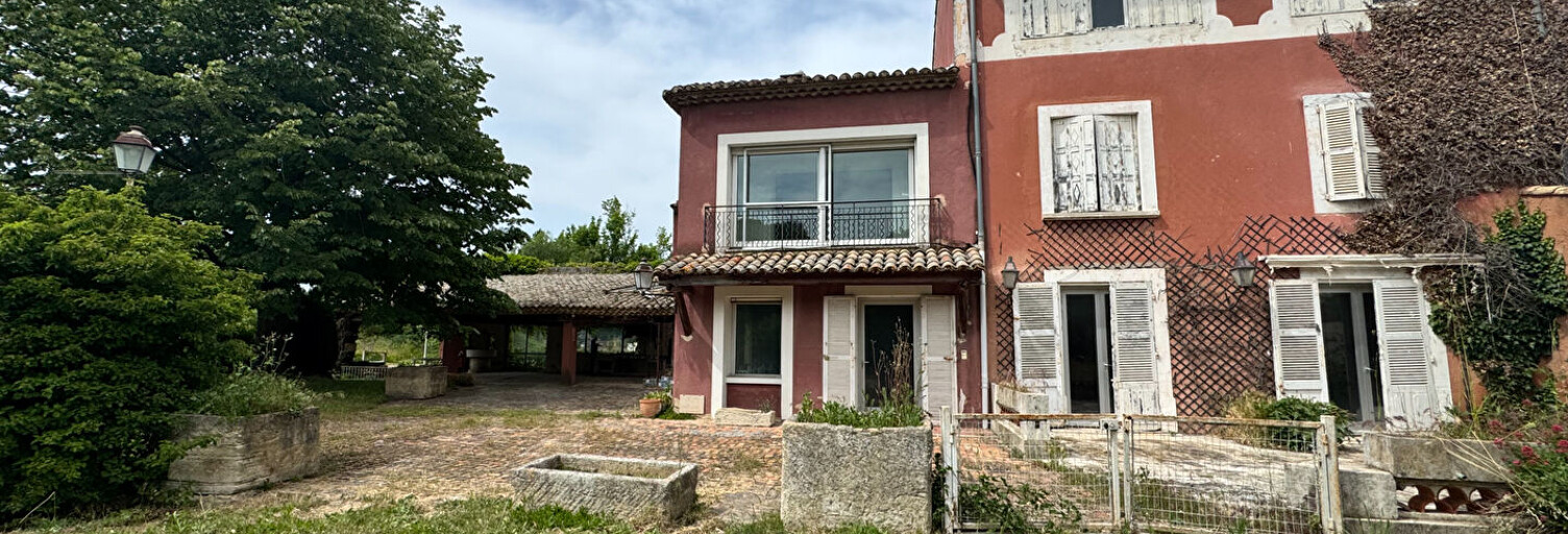 Maison 8 Pièces 295 m² à vendre à Châteauneuf-de-Gadagne (84470)