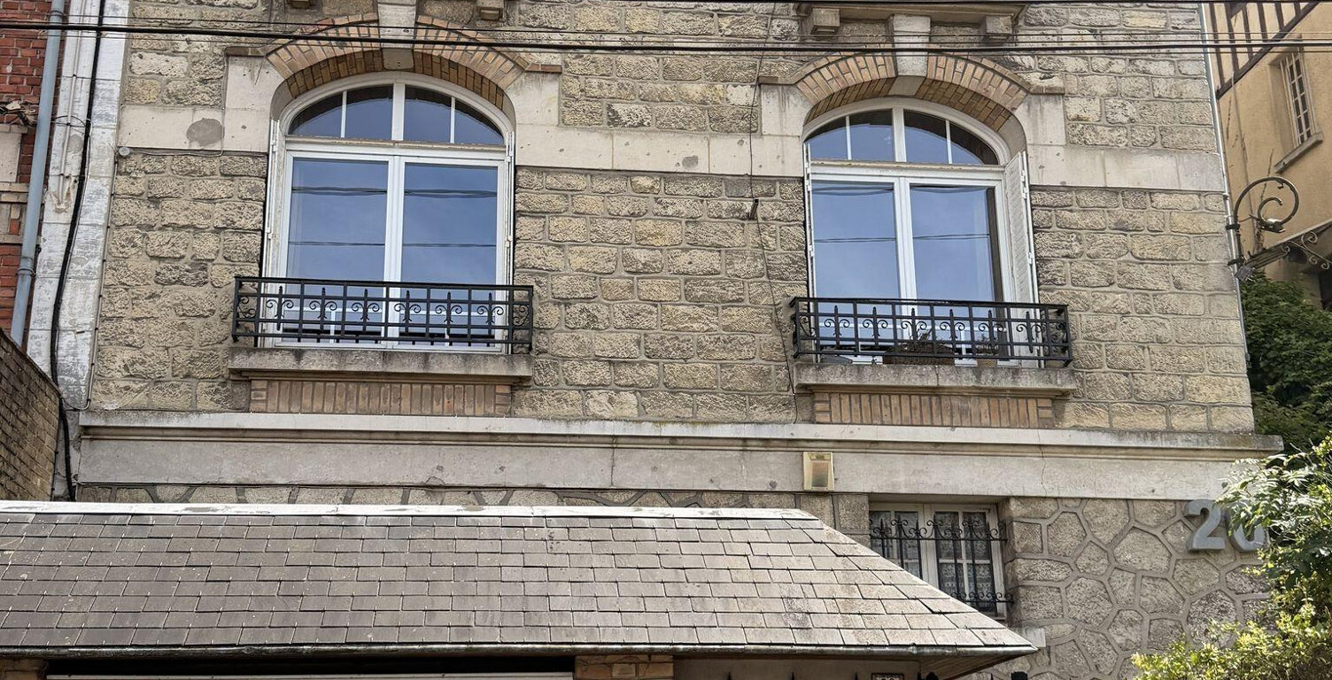 Maison - 183m² - Laon — photo 1