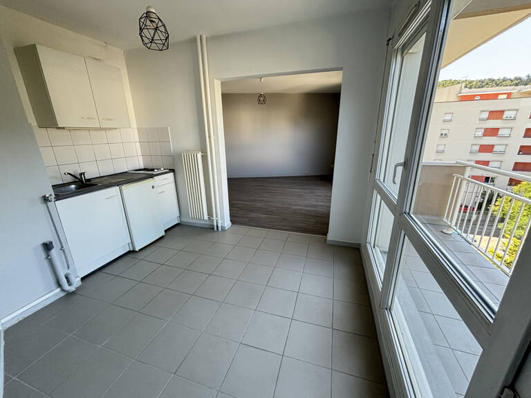 STUDIO avec balcon - PARC DE L'EUROPE — photo 1