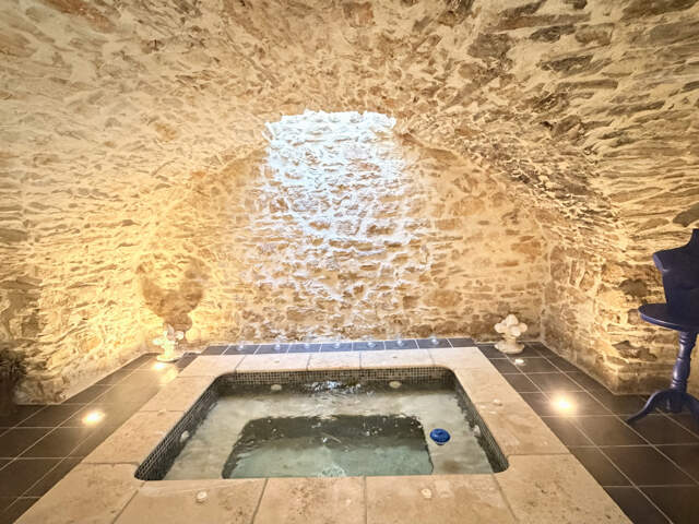 Maison de caractère en pierre blonde — photo du bien
