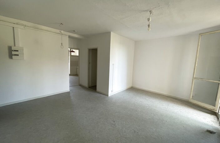 Appartement 3 pièces-SALON 115 500 € (Honoraires charge vendeur) — photo 4