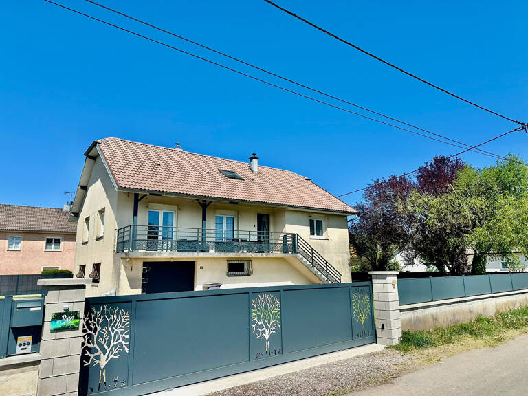 Vente joli pavillon sur sous-sol sur 7 ares 31 ca de terrain — photo 1