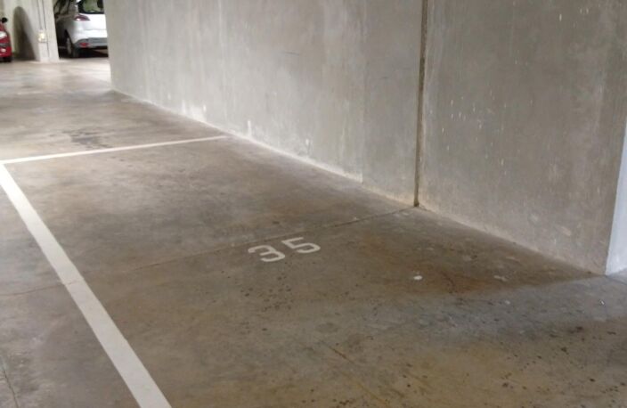 Parking couvert en sous-sol à Aubenas — photo 3