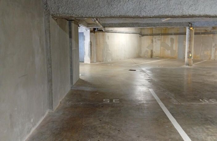 Parking couvert en sous-sol à Aubenas — photo 4