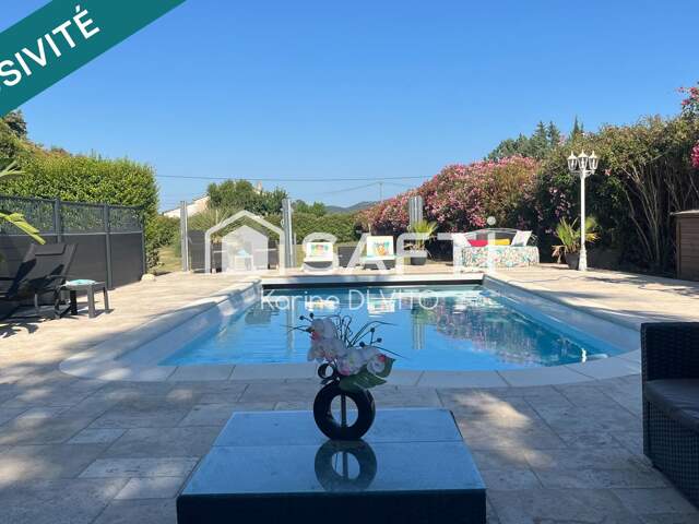 Domaine de 9300 m2 entièrement clôturé et arboré avec piscine — photo du bien