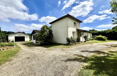 Maison avec piscine — photo du bien